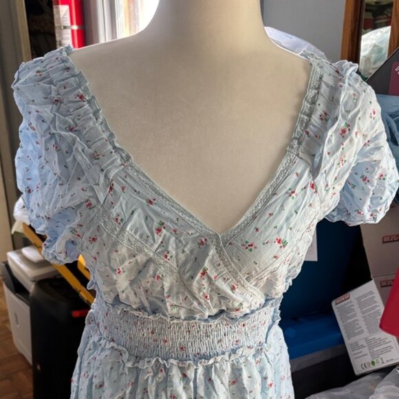 Elegant Light Blue Floral Midi Dress - Picture 2 of 5